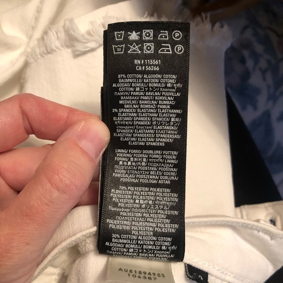 7 For All Man Kind White Denim Shorts - Size 29 - Picture 15 of 15